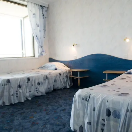 Отель Astoria 3*